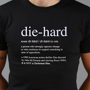DIE HARD IS NOT A CHRISTMAS FILM (BLACK) - FITTED T-SHIRT