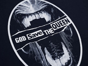 GOD SAVE THE QUEEN - SOFT JERSEY T-SHIRT-2