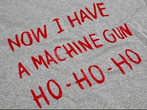 NOW I HAVE A MACHINE GUN HO-HO-HO - LADIES ROLLED SLEEVE T-SHIRT-3