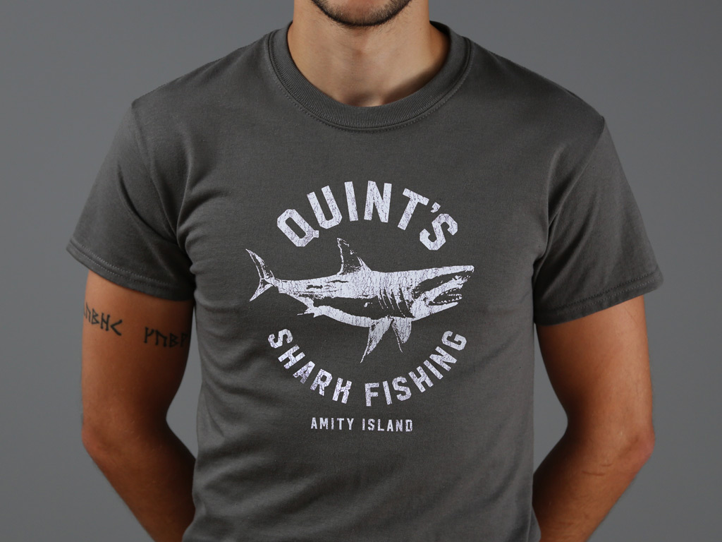 QUINT'S SHARK FISHING (CHARCOAL) - REGULAR T-SHIRT