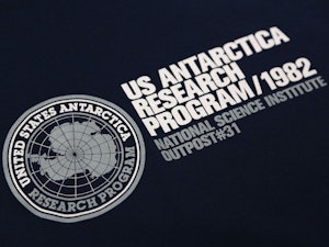 US ANTARCTICA RESEARCH PROGRAM 1982 - REGULAR T-SHIRT-3