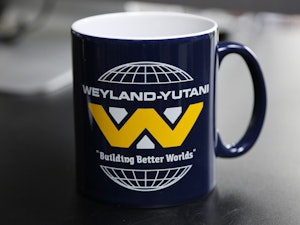 WEYLAND-YUTANI - MUG-2