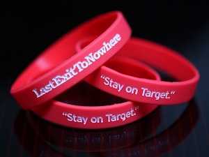 STAY ON TARGET - WRISTBAND-2